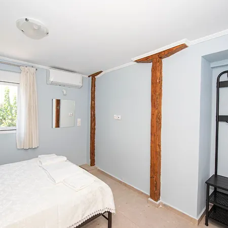 Marianna's And Aristidis' Apartamento *