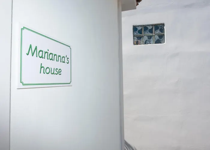 Marianna's And Aristidis' Apartamento *